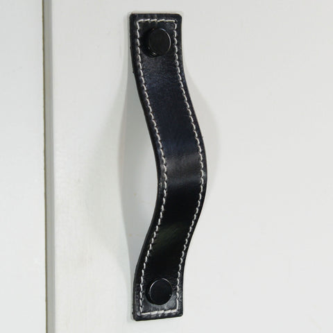Caracu Contrast-Stitched Black Leather Door Pull with Black Fixings