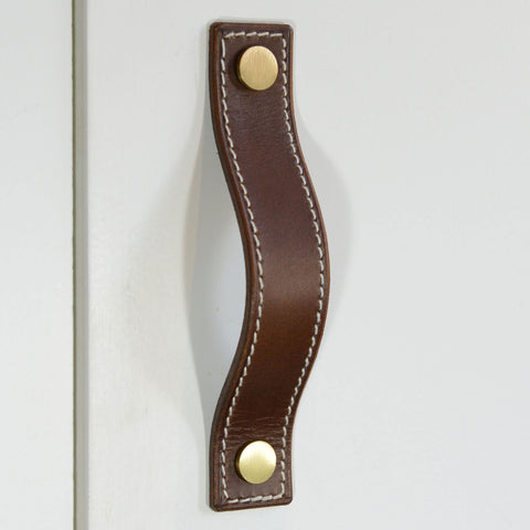 Caracu Contrast-Stitched Brown Leather Door Pull with Satin Brass Fixings