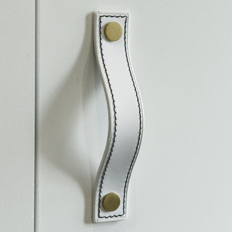 Caracu Contrast-Stitched White Leather Door Pull